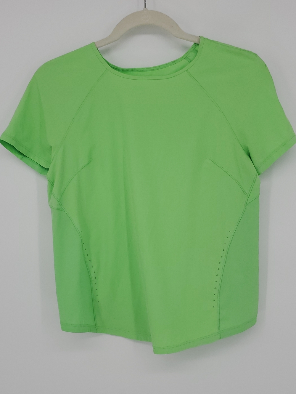 lululemon athletica Short Sleeve Active Tee in Lime Green Womens Size 4